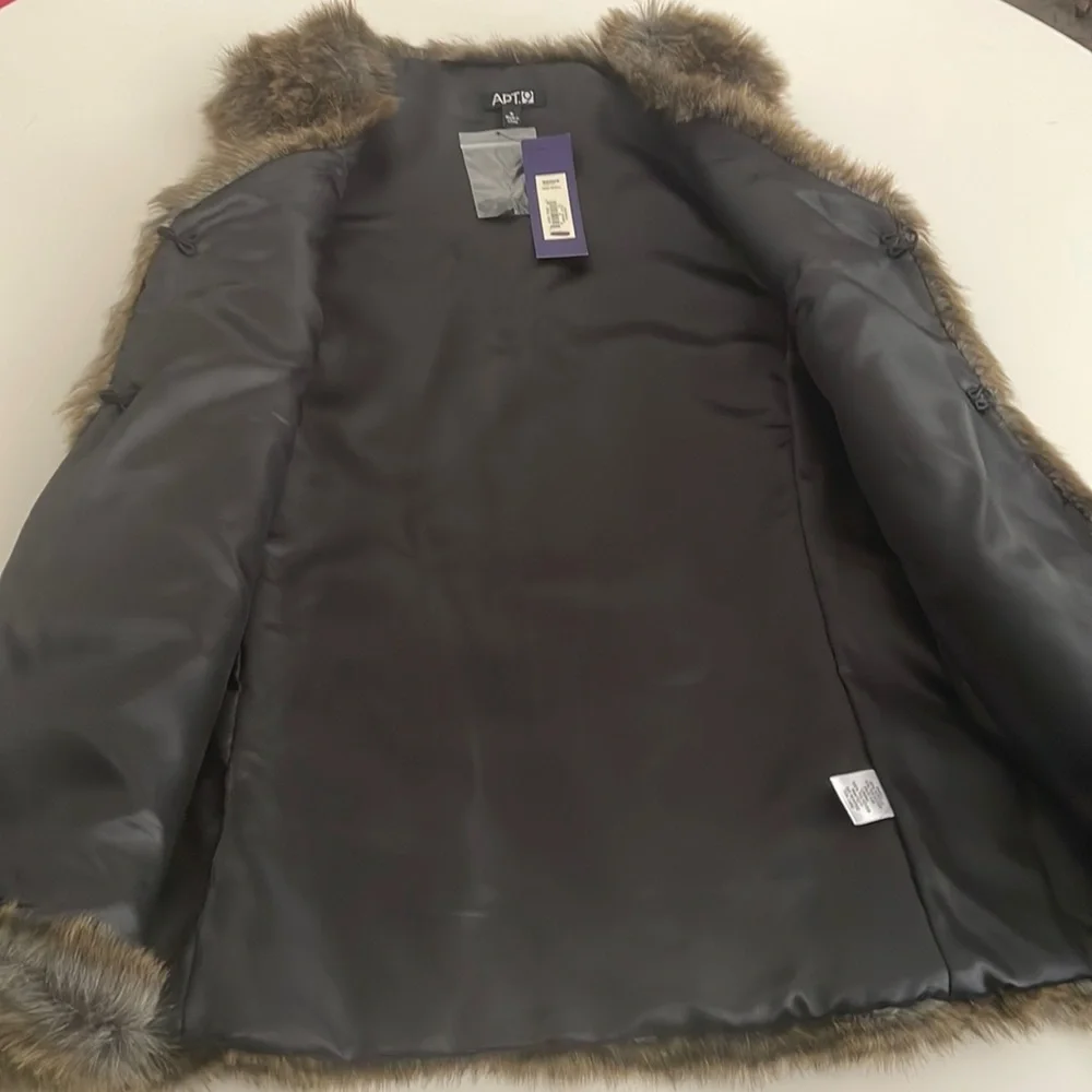 Apt9 Faux Fur Vest with Belt- two fasten hooks- size Small - Picture 4 of 9